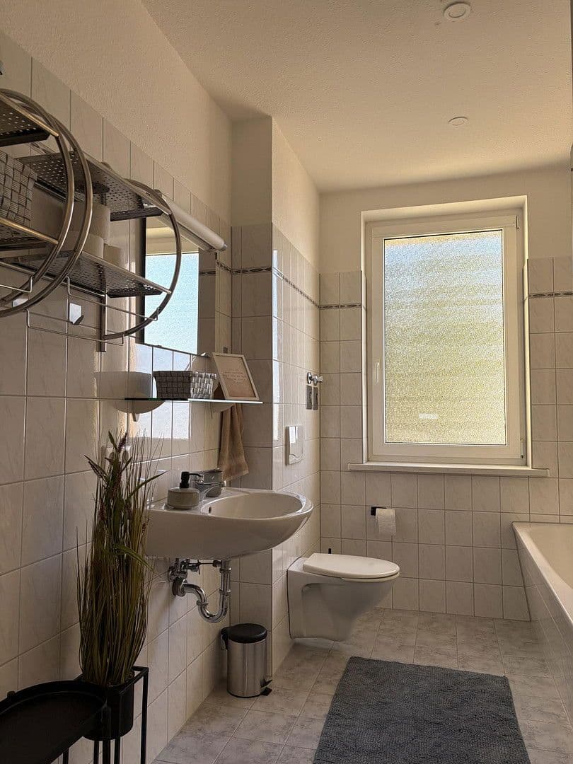 Pronájem bytu 2+1 46 m², Äußere Leipziger Straße 9, Schkeuditz, Sasko Pronájem bytu 2+1 46 m², Äußere Leipziger Straße 9, Schkeuditz, Sasko