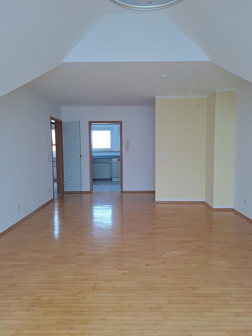 Pronájem bytu 3+1 77 m², Adelsdorf, Bavorsko Pronájem bytu 3+1 77 m², Adelsdorf, Bavorsko