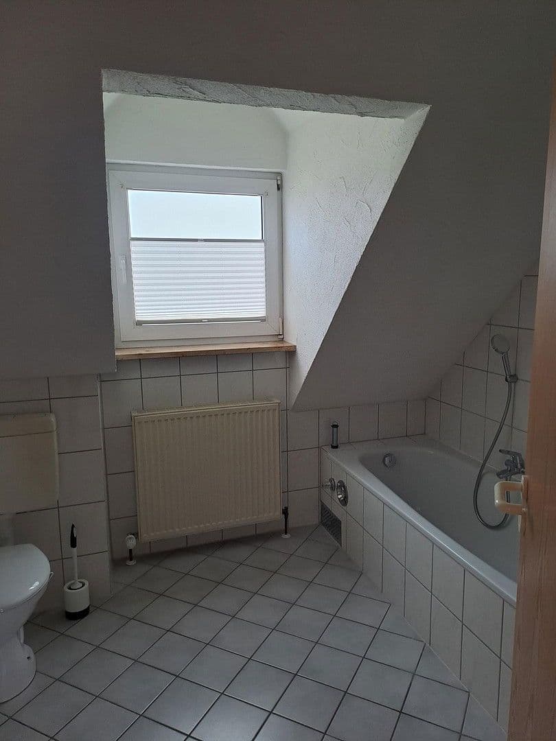 Pronájem bytu 3+1 77 m², Adelsdorf, Bavorsko Pronájem bytu 3+1 77 m², Adelsdorf, Bavorsko