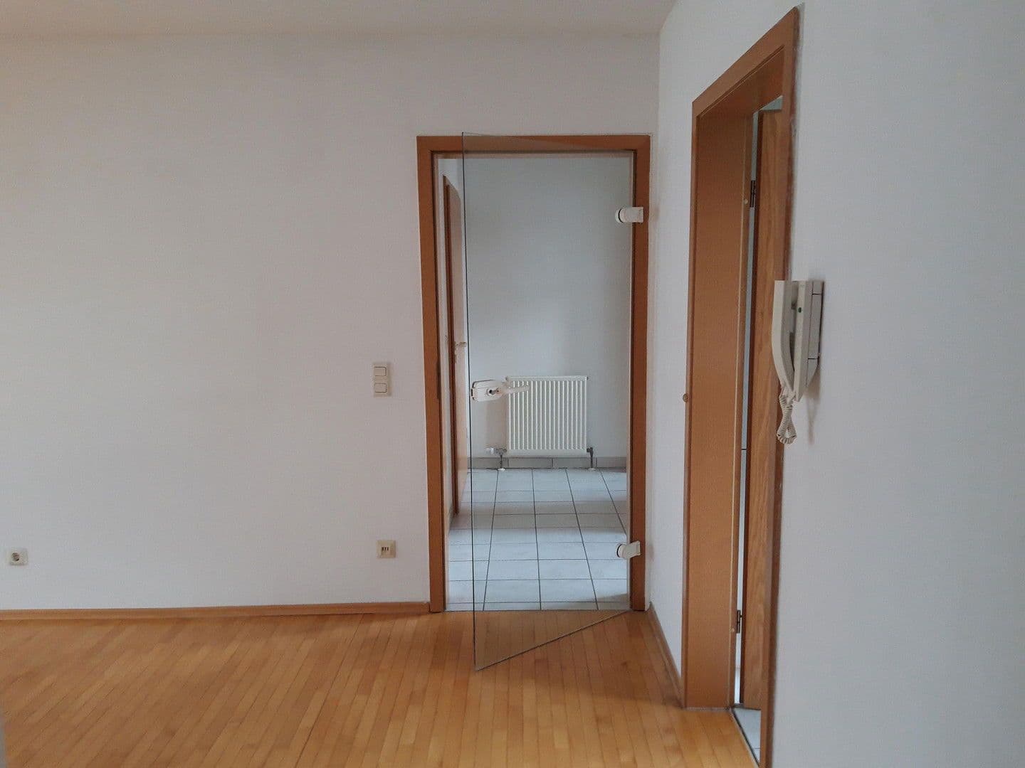 Pronájem bytu 3+1 77 m², Adelsdorf, Bavorsko Pronájem bytu 3+1 77 m², Adelsdorf, Bavorsko