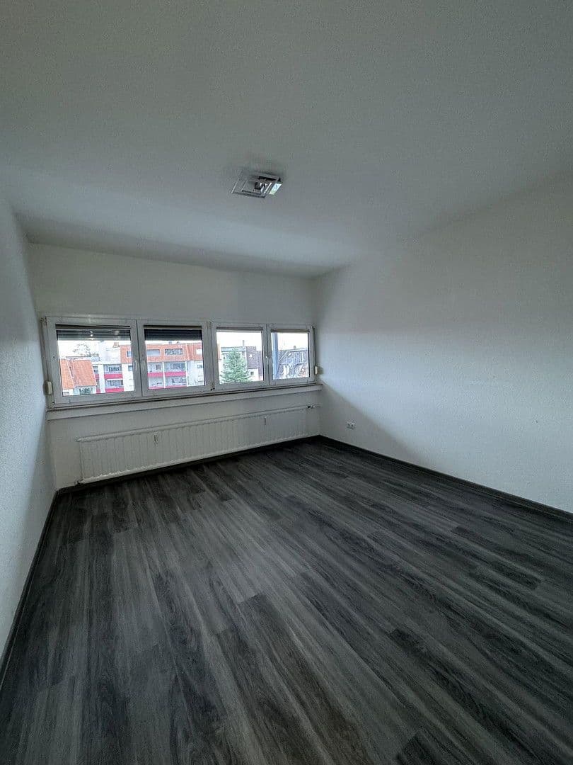 Pronájem bytu 2+1 48 m², Eckermannstraße 61, Ludwigshafen am Rhein, Porýní-Falc Pronájem bytu 2+1 48 m², Eckermannstraße 61, Ludwigshafen am Rhein, Porýní-Falc