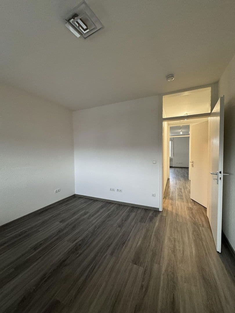 Pronájem bytu 2+1 48 m², Eckermannstraße 61, Ludwigshafen am Rhein, Porýní-Falc Pronájem bytu 2+1 48 m², Eckermannstraße 61, Ludwigshafen am Rhein, Porýní-Falc