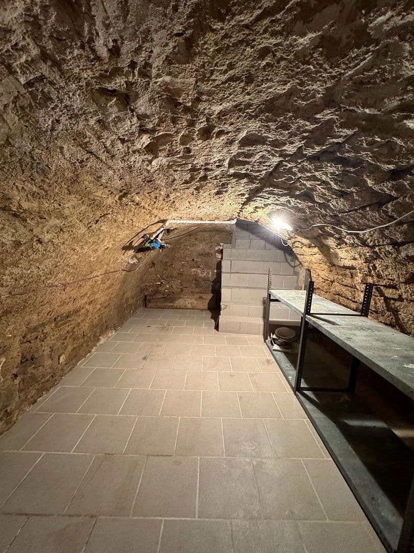 Prodej domu 200 m², pozemek 211 m², Stein-Bockenheim, Porýní-Falc Prodej domu 200 m², pozemek 211 m², Stein-Bockenheim, Porýní-Falc