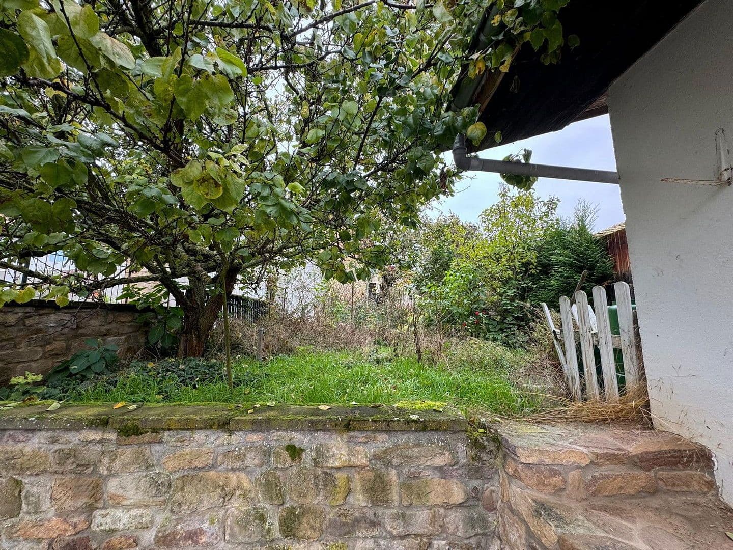 Prodej domu 200 m², pozemek 211 m², Stein-Bockenheim, Porýní-Falc Prodej domu 200 m², pozemek 211 m², Stein-Bockenheim, Porýní-Falc