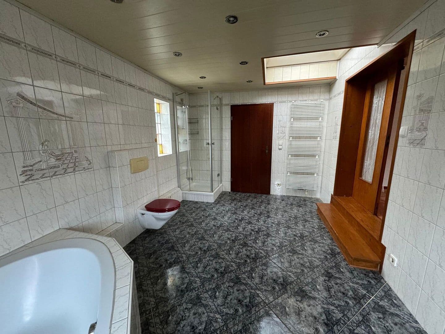 Prodej domu 200 m², pozemek 211 m², Stein-Bockenheim, Porýní-Falc Prodej domu 200 m², pozemek 211 m², Stein-Bockenheim, Porýní-Falc