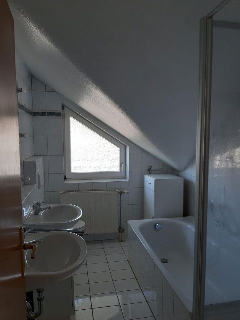 Pronájem bytu 4+1 106 m², Landstr. 67, Sinzheim, Bádensko-Württembersko Pronájem bytu 4+1 106 m², Landstr. 67, Sinzheim, Bádensko-Württembersko