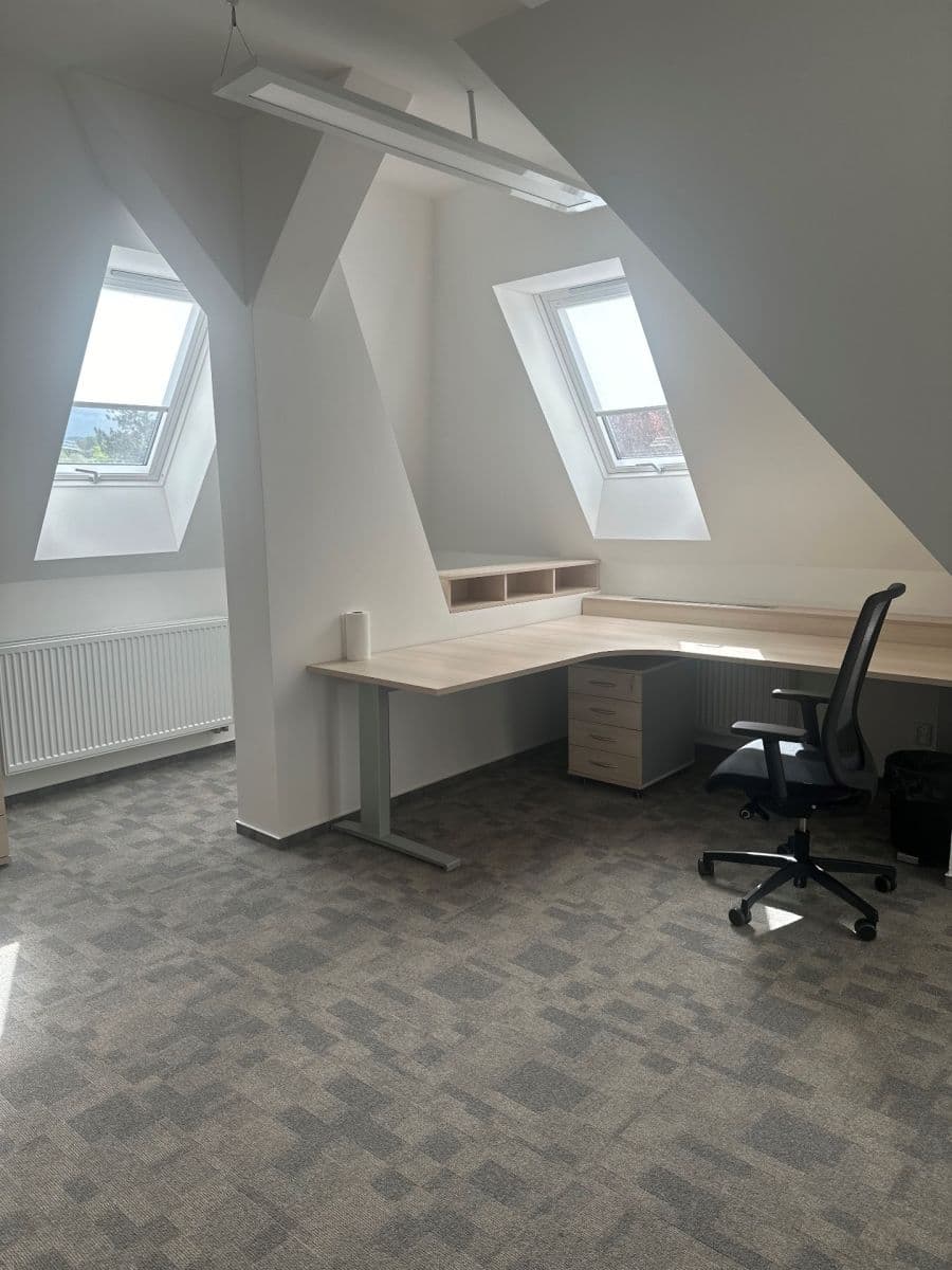 Pronájem kanceláře 144 m², Na Sklípku, Ústí nad Labem, Ústecký kraj Pronájem kanceláře 144 m², Na Sklípku, Ústí nad Labem, Ústecký kraj