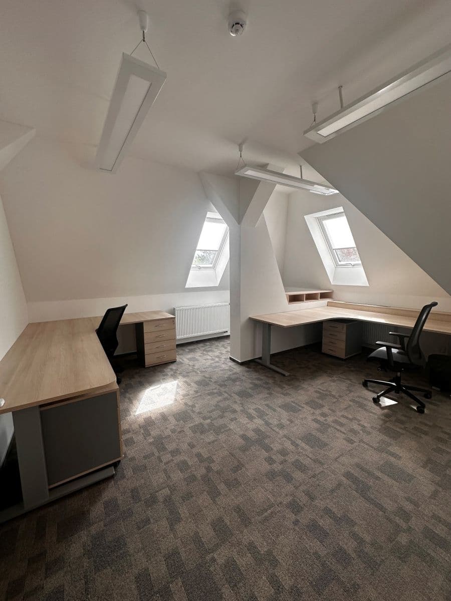 Pronájem kanceláře 144 m², Na Sklípku, Ústí nad Labem, Ústecký kraj Pronájem kanceláře 144 m², Na Sklípku, Ústí nad Labem, Ústecký kraj