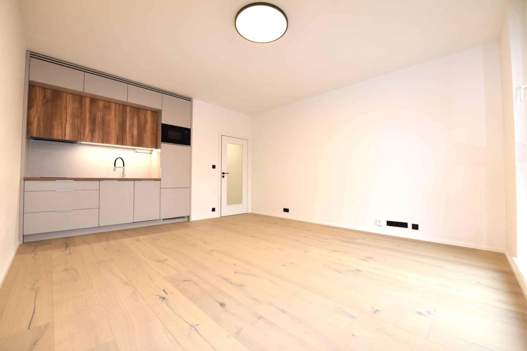 Pronájem bytu 1+kk 35 m², Krymská, Praha, Praha Pronájem bytu 1+kk 35 m², Krymská, Praha, Praha