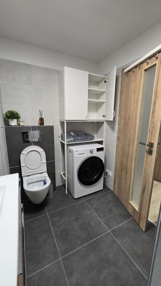 Pronájem bytu 1+1 56 m², Americká, Kladno, Středočeský kraj Pronájem bytu 1+1 56 m², Americká, Kladno, Středočeský kraj