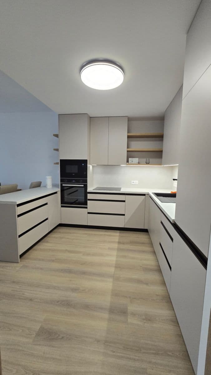 Pronájem bytu 1+1 56 m², Americká, Kladno, Středočeský kraj Pronájem bytu 1+1 56 m², Americká, Kladno, Středočeský kraj