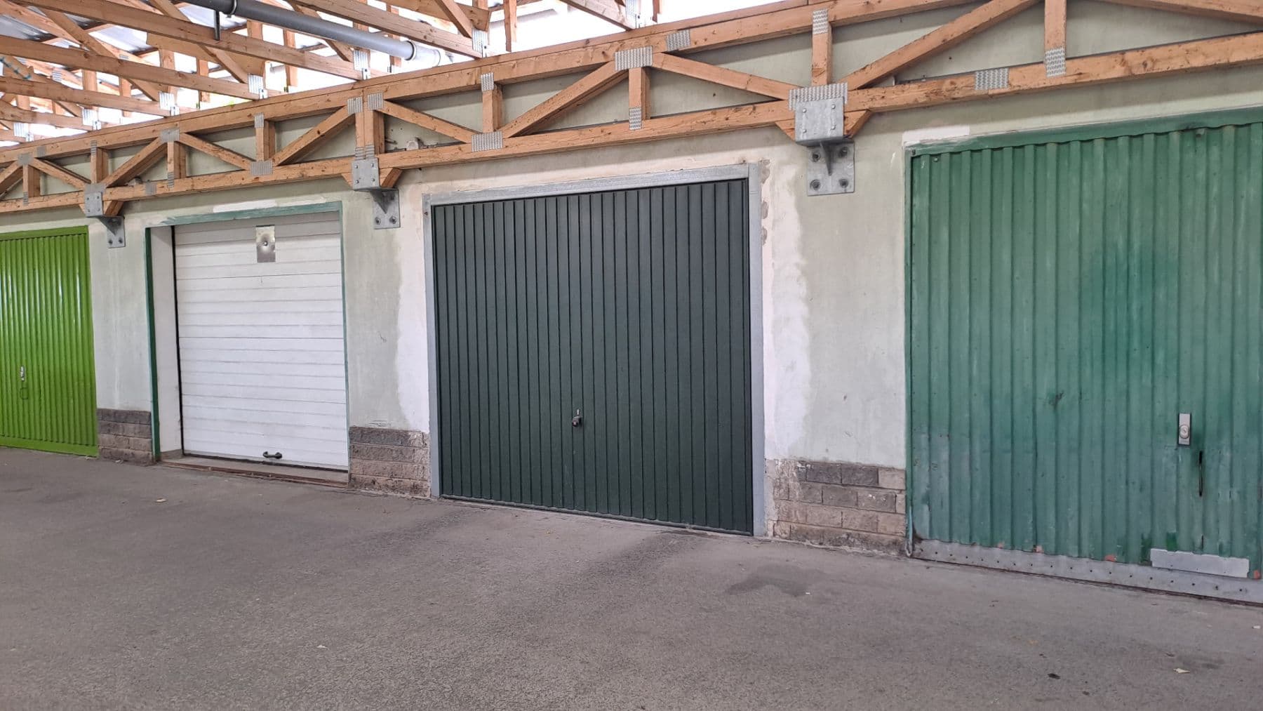 Pronájem garáže 16 m², Brno, Jihomoravský kraj Pronájem garáže 16 m², Brno, Jihomoravský kraj