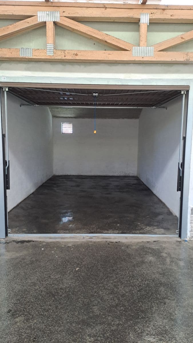 Pronájem garáže 16 m², Brno, Jihomoravský kraj Pronájem garáže 16 m², Brno, Jihomoravský kraj