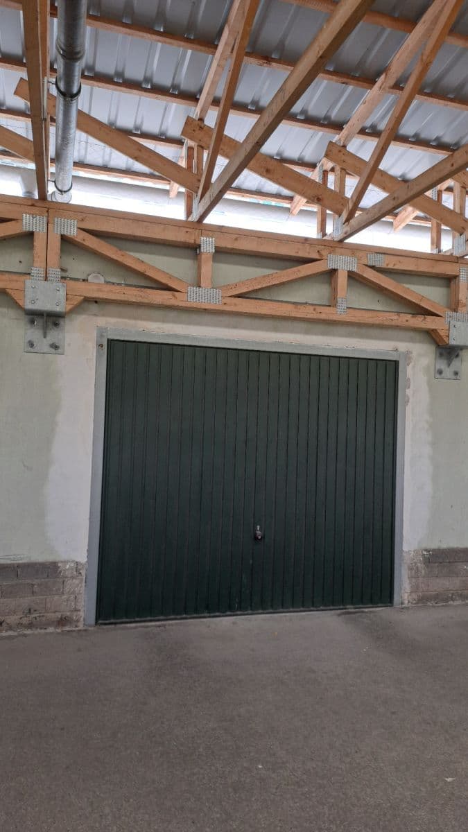 Pronájem garáže 16 m², Brno, Jihomoravský kraj Pronájem garáže 16 m², Brno, Jihomoravský kraj