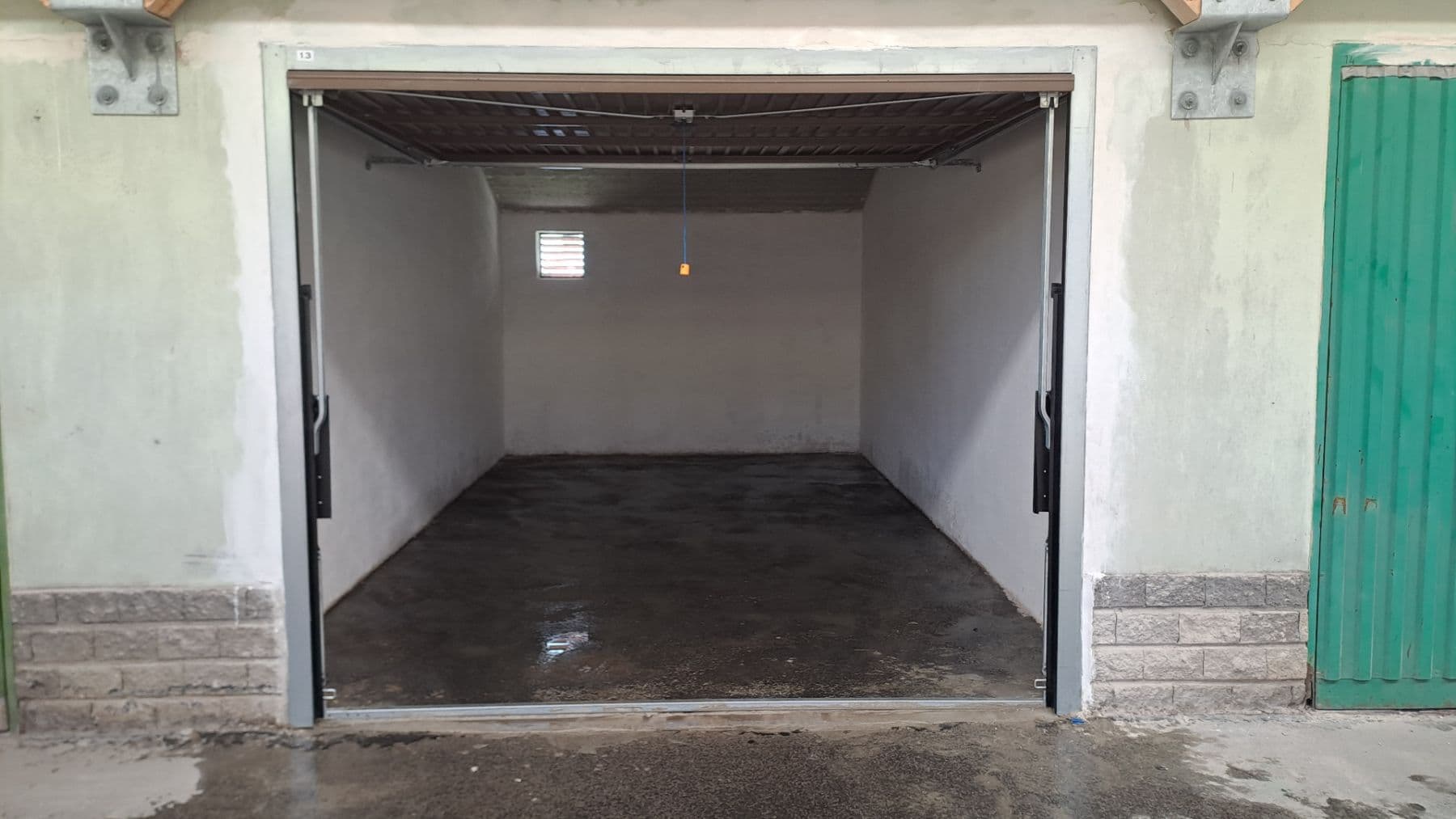 Pronájem garáže 16 m², Brno, Jihomoravský kraj Pronájem garáže 16 m², Brno, Jihomoravský kraj