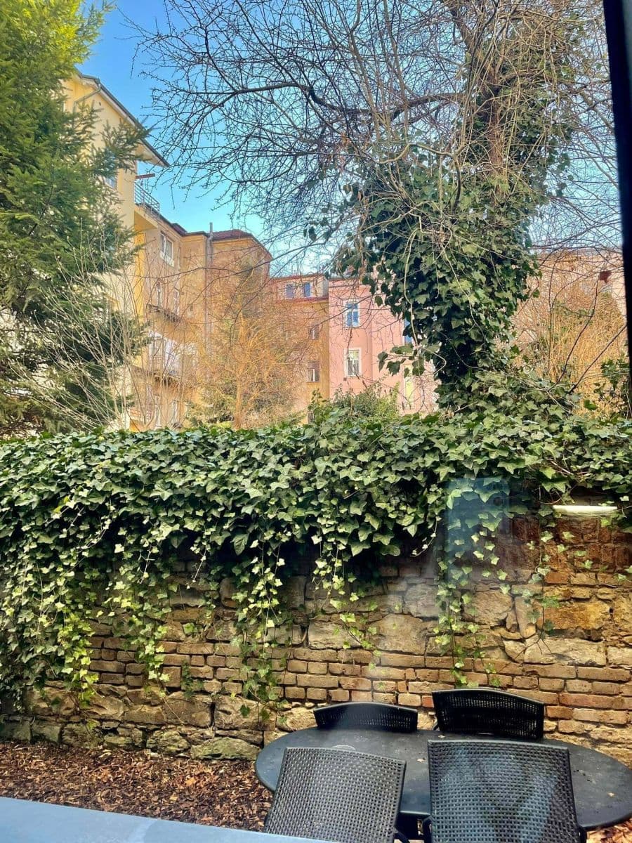 Pronájem bytu 1+kk 25 m², Ruská, Praha, Praha Pronájem bytu 1+kk 25 m², Ruská, Praha, Praha