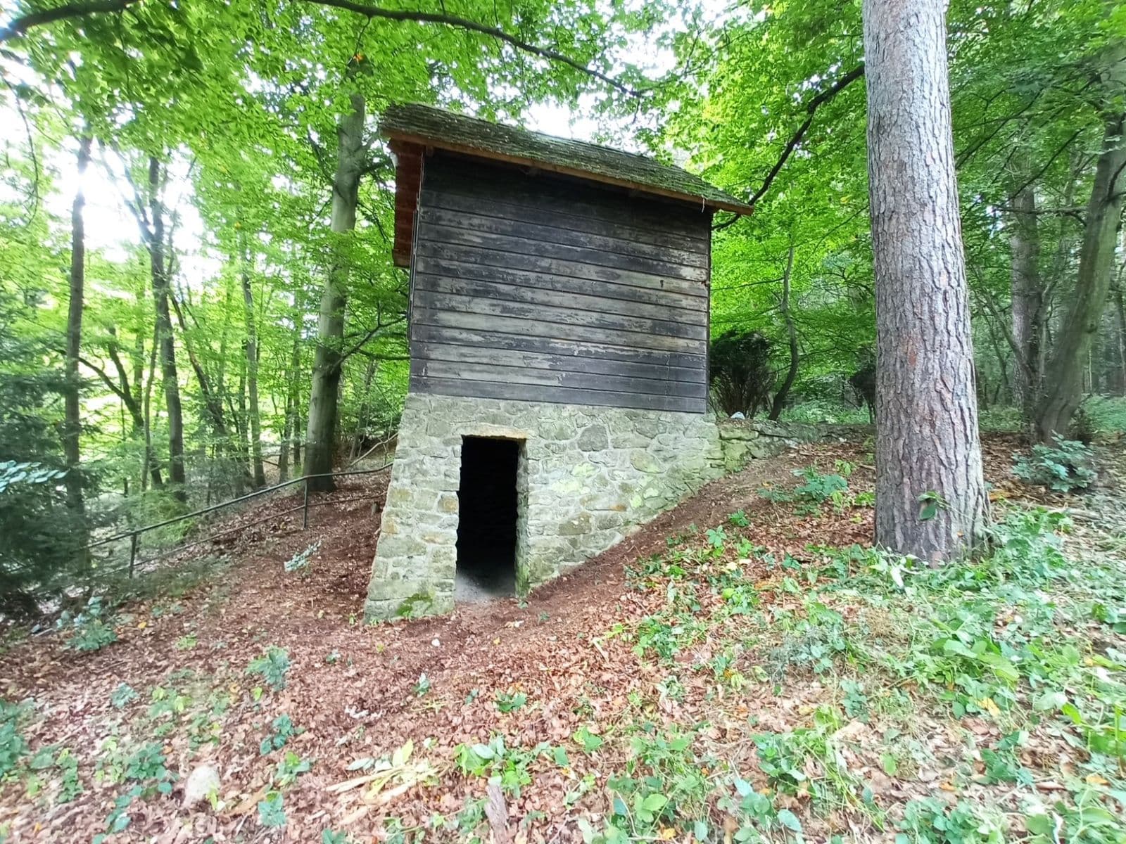 Prodej pozemku 1.044 m², Štěchovice, Středočeský kraj Prodej pozemku 1.044 m², Štěchovice, Středočeský kraj