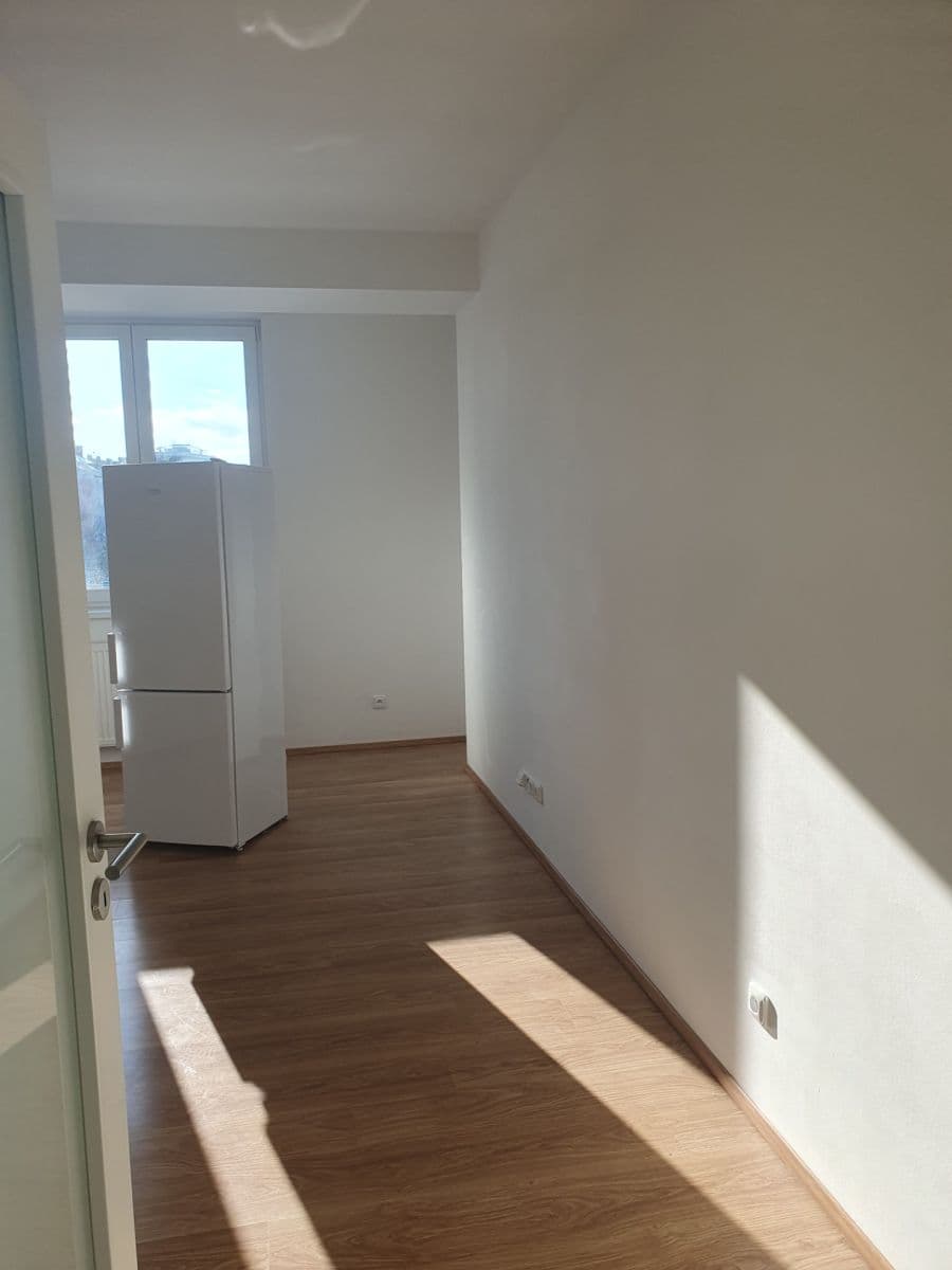 Pronájem bytu 1+kk 27 m², V Závětří, Praha, Praha Pronájem bytu 1+kk 27 m², V Závětří, Praha, Praha