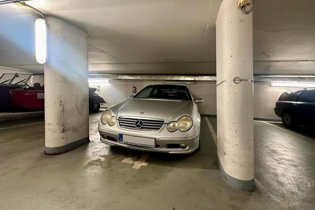 Pronájem garáže 12 m², Na Neklance, Praha, Praha Pronájem garáže 12 m², Na Neklance, Praha, Praha