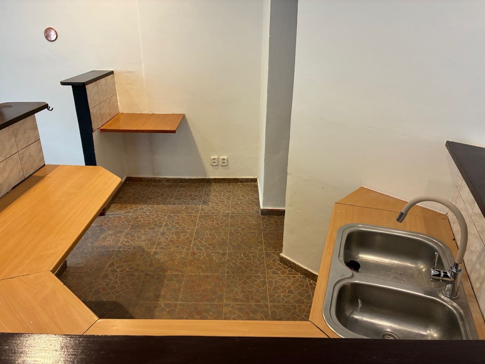 Pronájem nebytového prostoru 141 m², U Jezerky, Praha, Praha Pronájem nebytového prostoru 141 m², U Jezerky, Praha, Praha