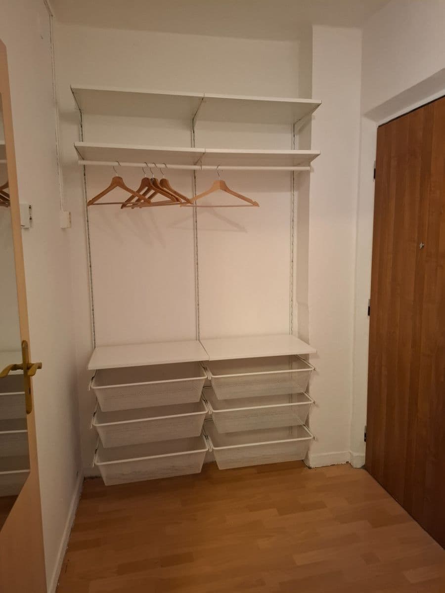 Pronájem bytu 1+kk 36 m², Stavařov, Pardubice, Pardubický kraj Pronájem bytu 1+kk 36 m², Stavařov, Pardubice, Pardubický kraj