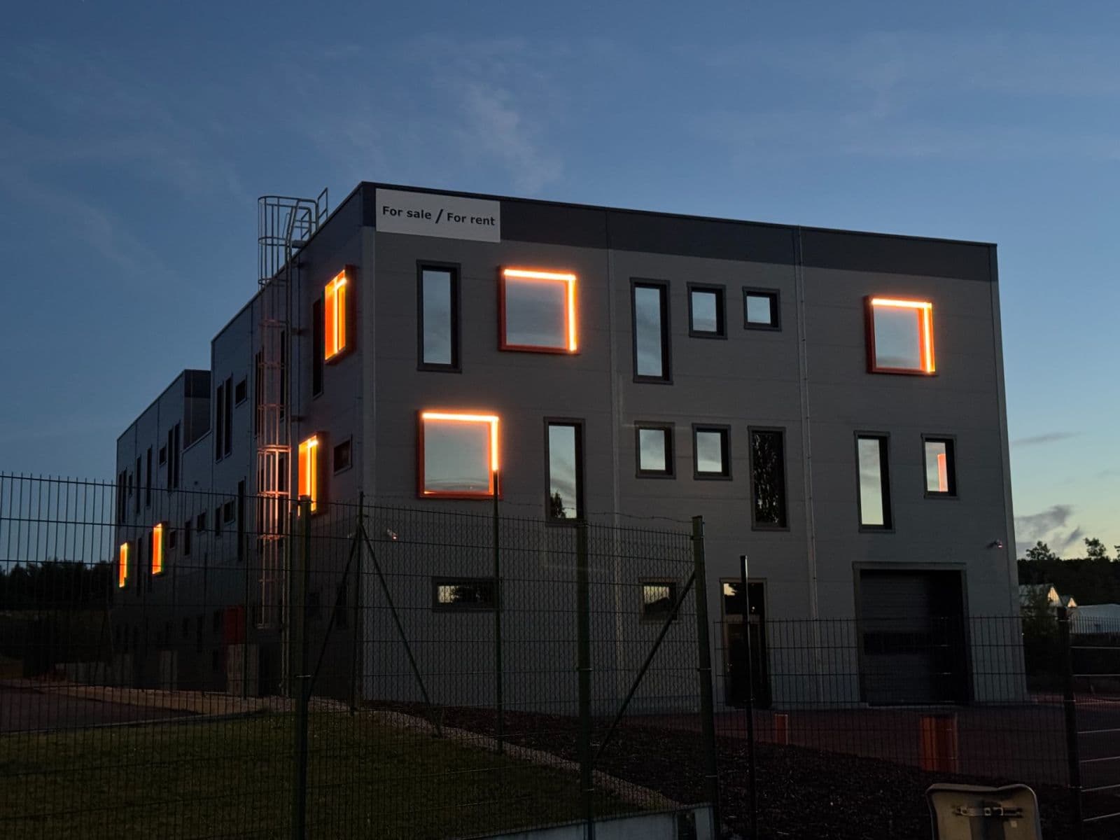 Pronájem kanceláře 280 m², Pražská, Slaný, Středočeský kraj Pronájem kanceláře 280 m², Pražská, Slaný, Středočeský kraj