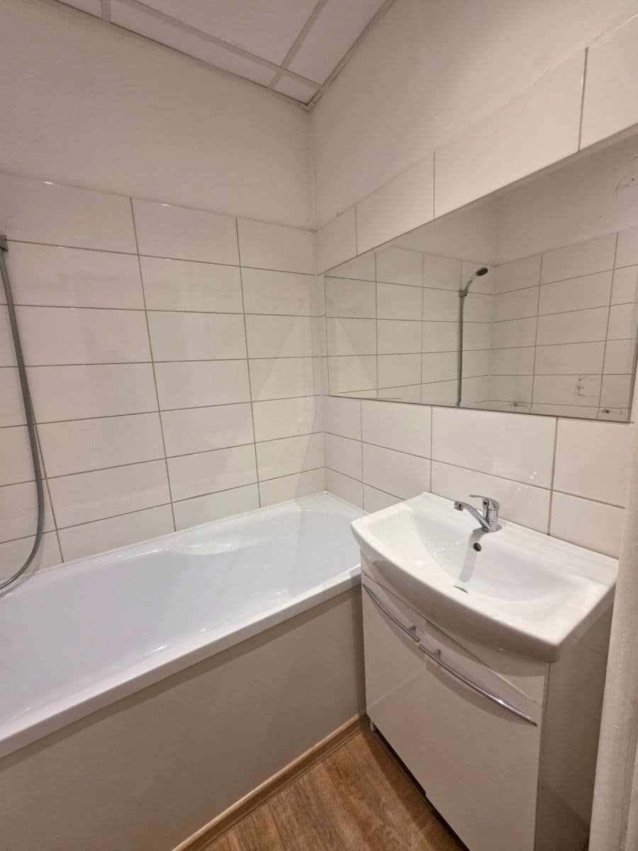 Pronájem bytu 2+1 56 m², Jaroslava Vrchlického, Most, Ústecký kraj Pronájem bytu 2+1 56 m², Jaroslava Vrchlického, Most, Ústecký kraj