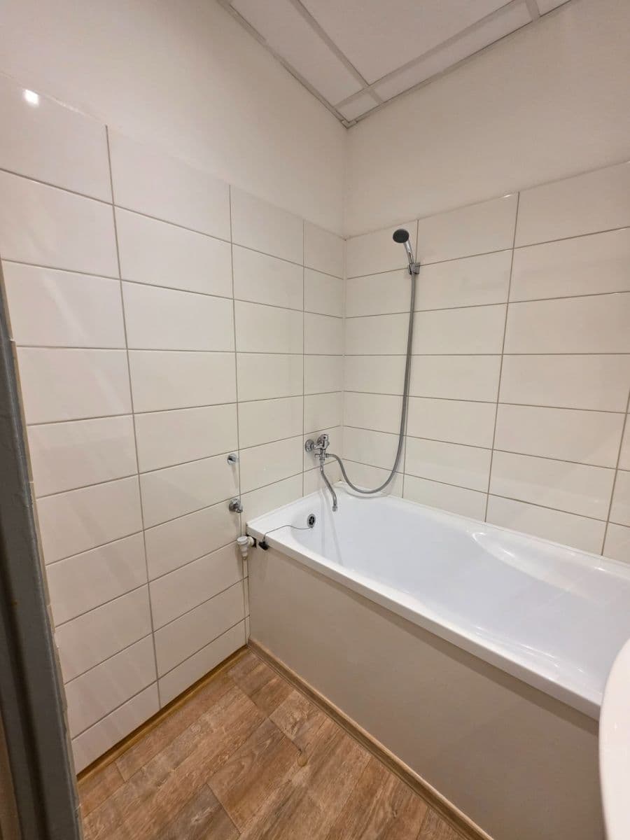 Pronájem bytu 2+1 56 m², Jaroslava Vrchlického, Most, Ústecký kraj Pronájem bytu 2+1 56 m², Jaroslava Vrchlického, Most, Ústecký kraj