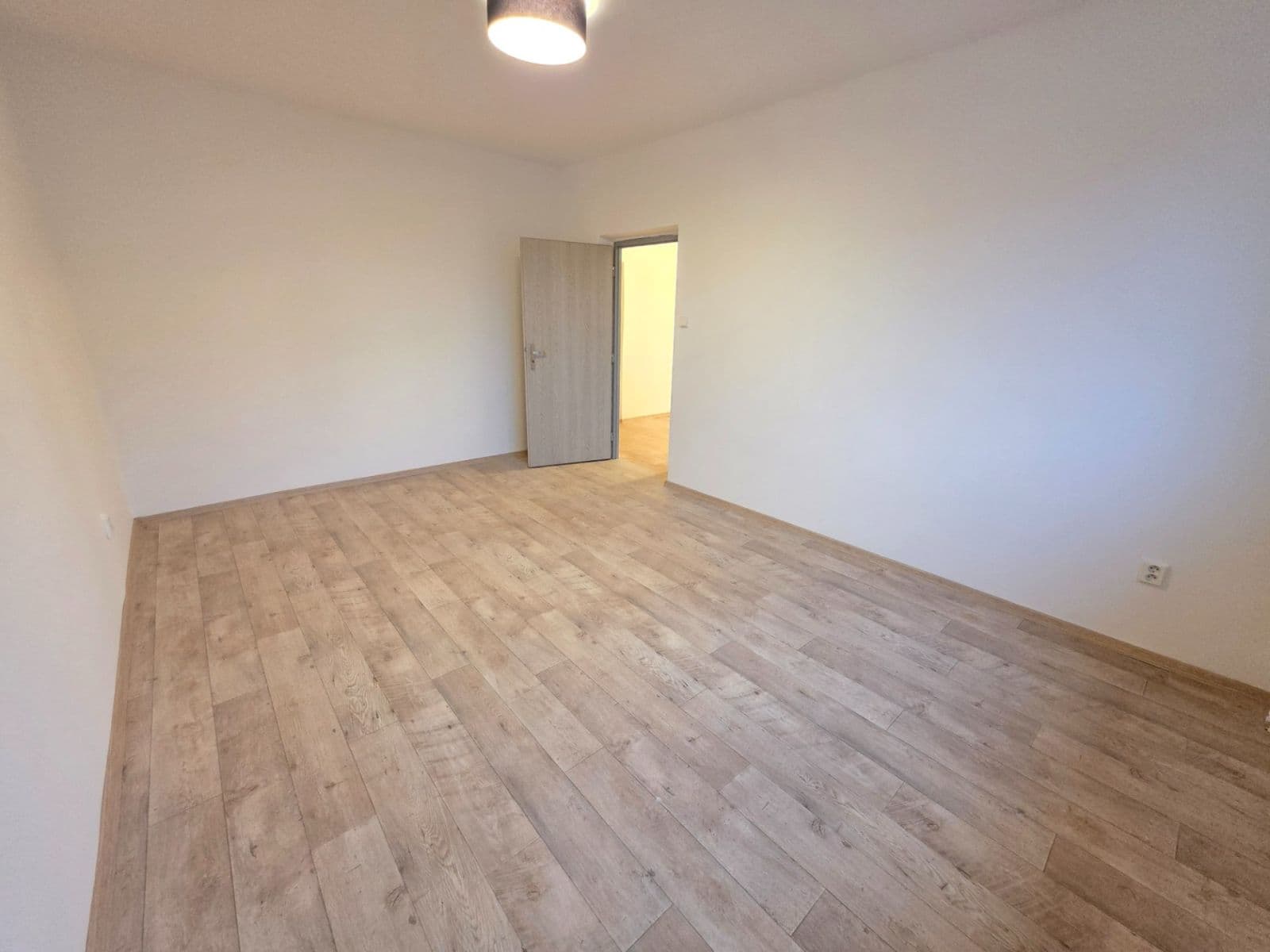 Pronájem bytu 2+1 56 m², Jaroslava Vrchlického, Most, Ústecký kraj Pronájem bytu 2+1 56 m², Jaroslava Vrchlického, Most, Ústecký kraj