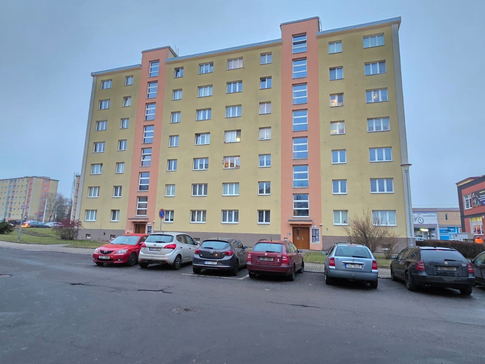 Pronájem bytu 2+1 56 m², Jaroslava Vrchlického, Most, Ústecký kraj Pronájem bytu 2+1 56 m², Jaroslava Vrchlického, Most, Ústecký kraj