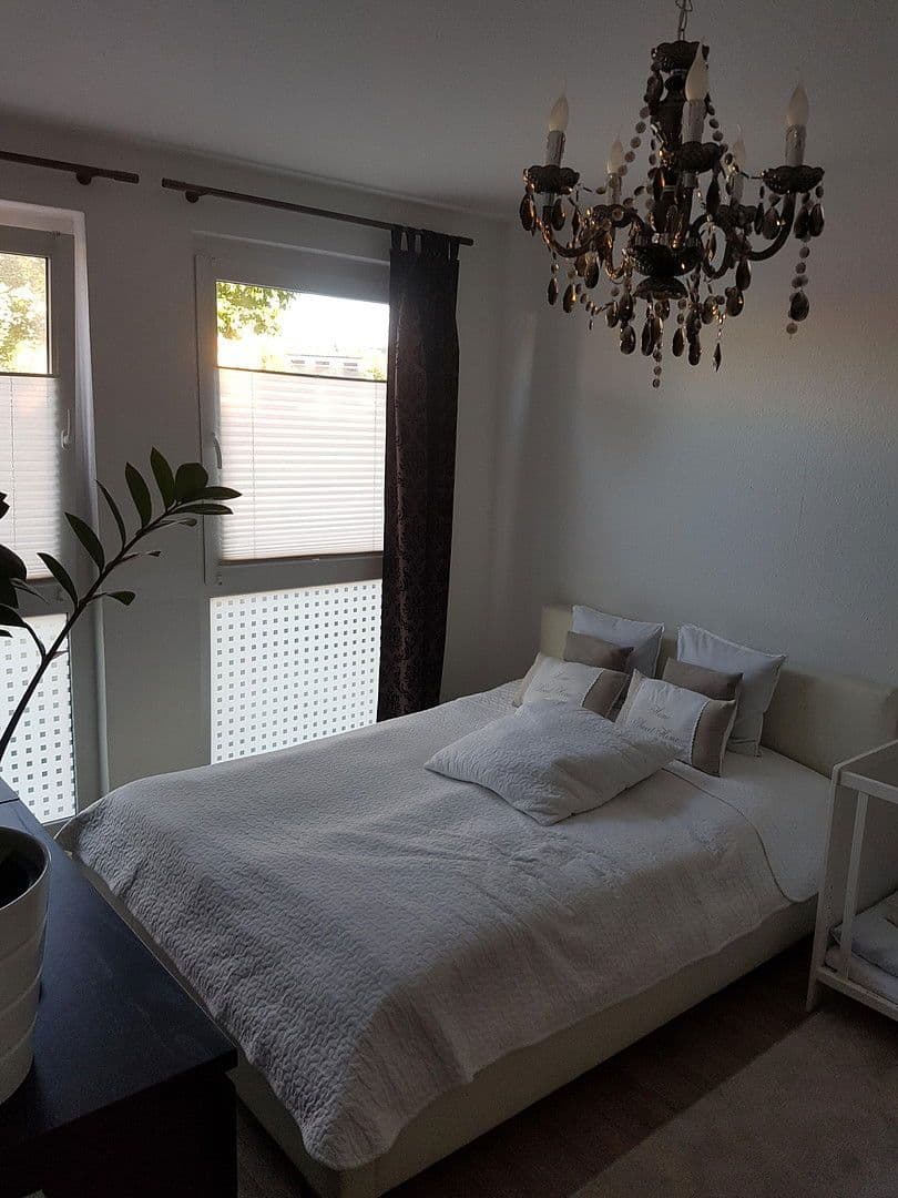 Pronájem bytu 3+1 86 m², Schultheißenstraße 21, Hameln, Dolní Sasko Pronájem bytu 3+1 86 m², Schultheißenstraße 21, Hameln, Dolní Sasko