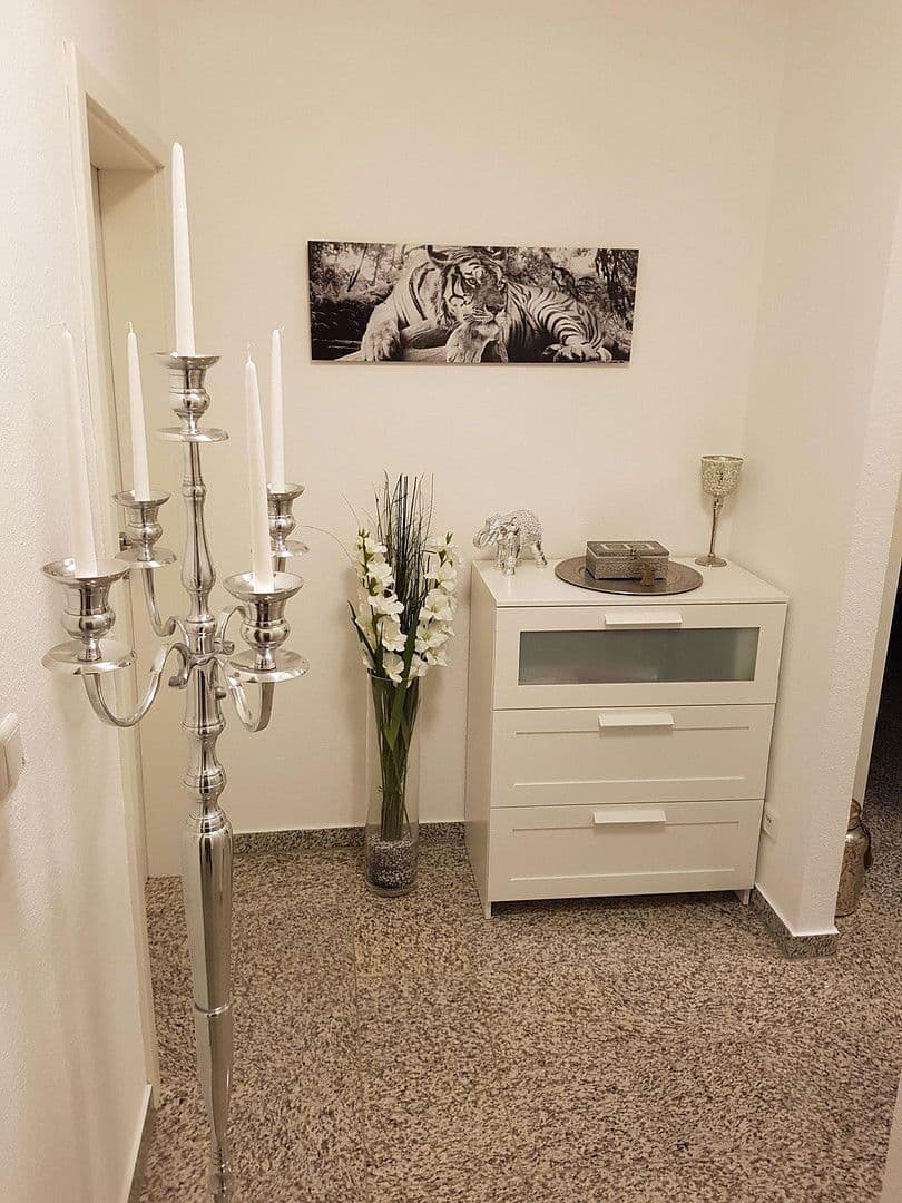 Pronájem bytu 3+1 86 m², Schultheißenstraße 21, Hameln, Dolní Sasko Pronájem bytu 3+1 86 m², Schultheißenstraße 21, Hameln, Dolní Sasko