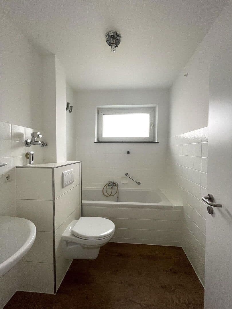 Pronájem bytu 3+1 74 m², Bürger-Meister-Diehl Str. 29, Eisenberg (Pfalz), Porýní-Falc Pronájem bytu 3+1 74 m², Bürger-Meister-Diehl Str. 29, Eisenberg (Pfalz), Porýní-Falc