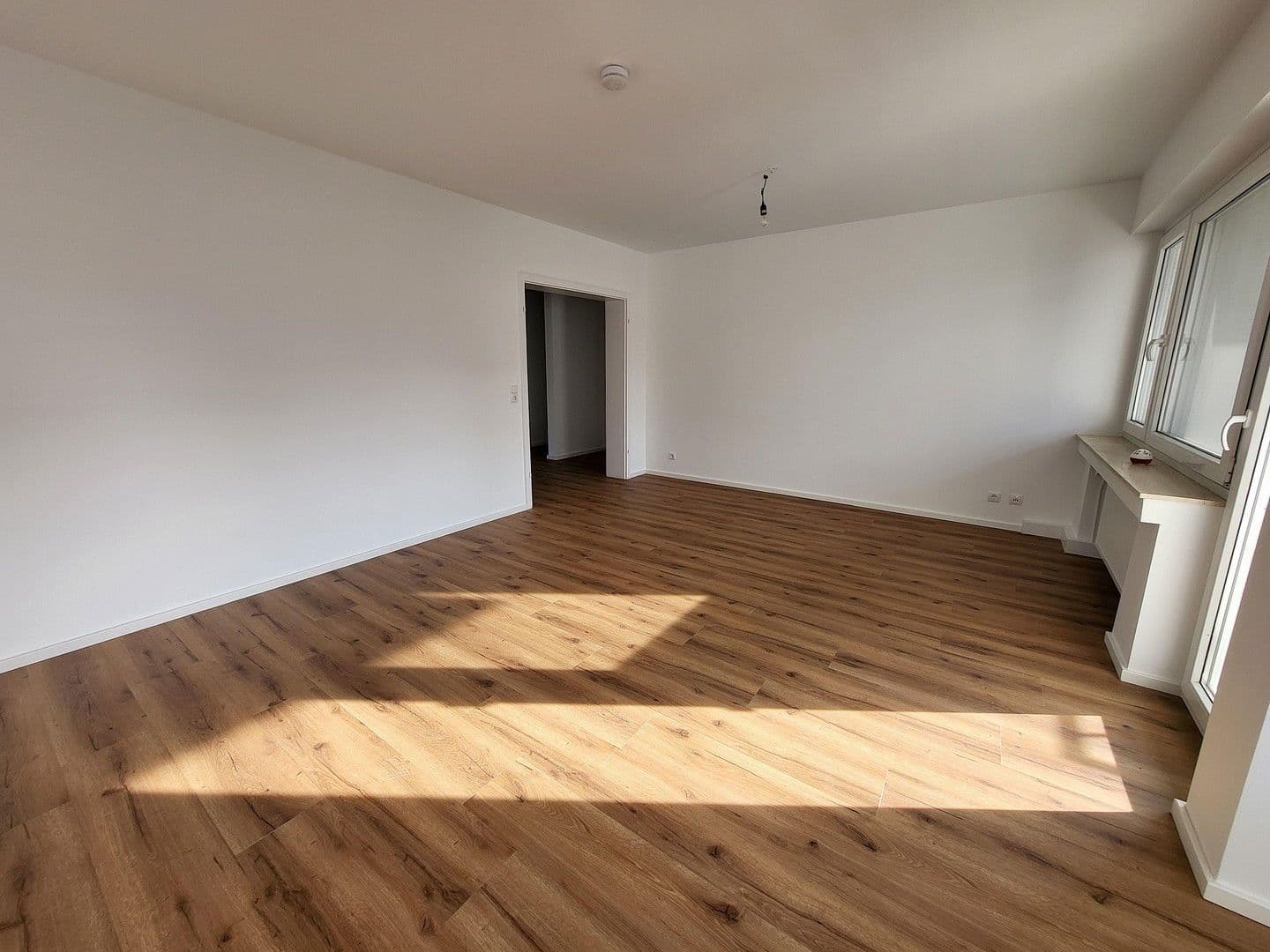 Pronájem bytu 2+1 64 m², Bonn, Severní Porýní-Vestfálsko Pronájem bytu 2+1 64 m², Bonn, Severní Porýní-Vestfálsko