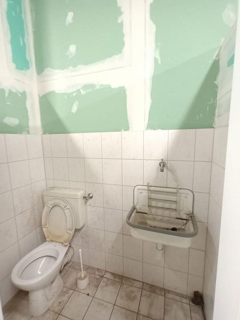 Pronájem nebytového prostoru 100 m², Möbecker Str 21, Wuppertal, Severní Porýní-Vestfálsko Pronájem nebytového prostoru 100 m², Möbecker Str 21, Wuppertal, Severní Porýní-Vestfálsko