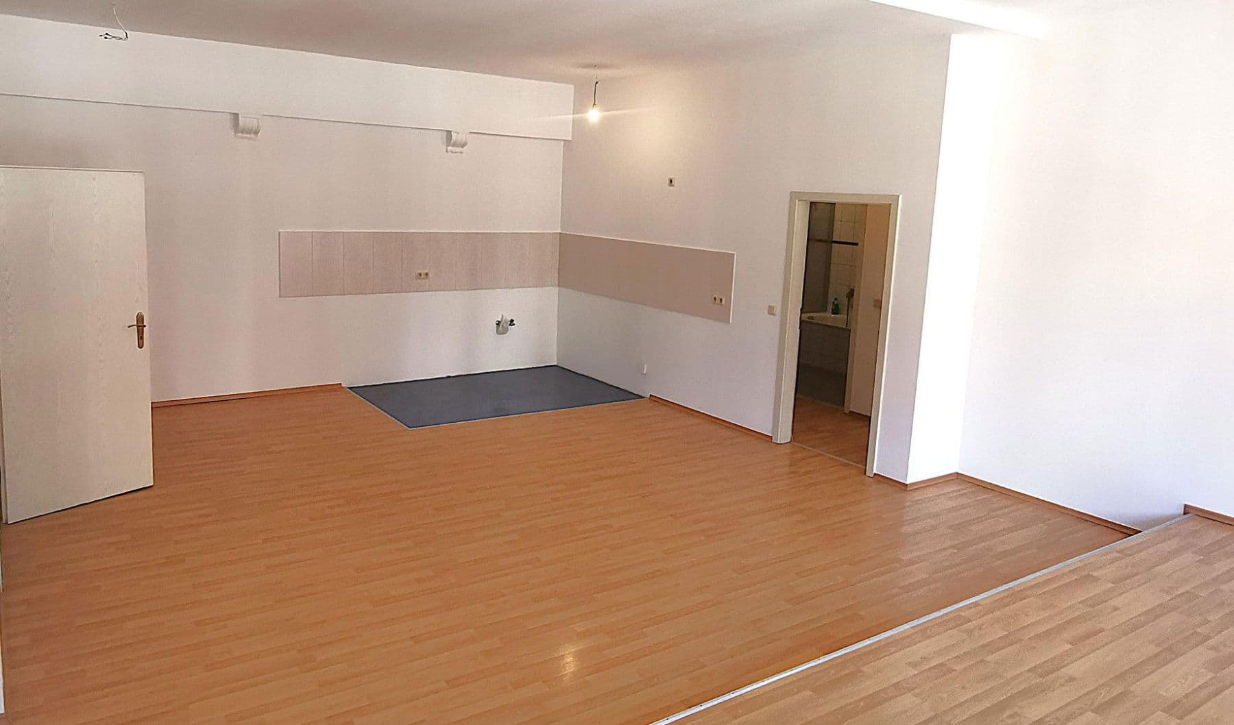 Pronájem bytu 3+1 95 m², Petersstrasse 23, Freiberg, Sasko Pronájem bytu 3+1 95 m², Petersstrasse 23, Freiberg, Sasko