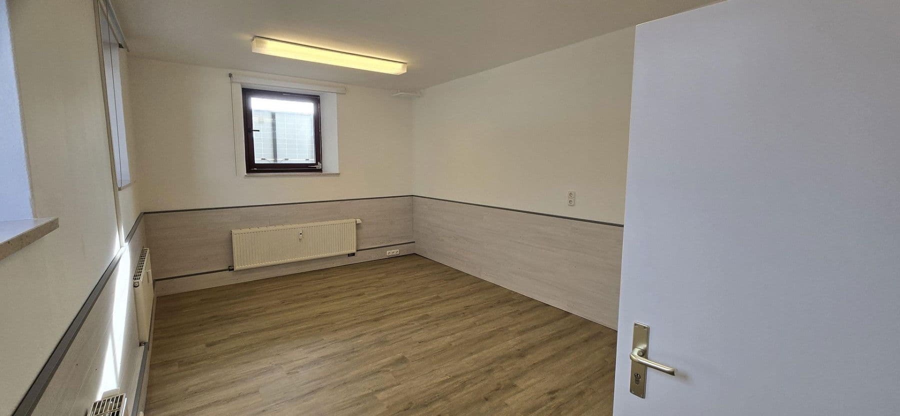 Pronájem kanceláře 38 m², Starnberg, Bavorsko Pronájem kanceláře 38 m², Starnberg, Bavorsko