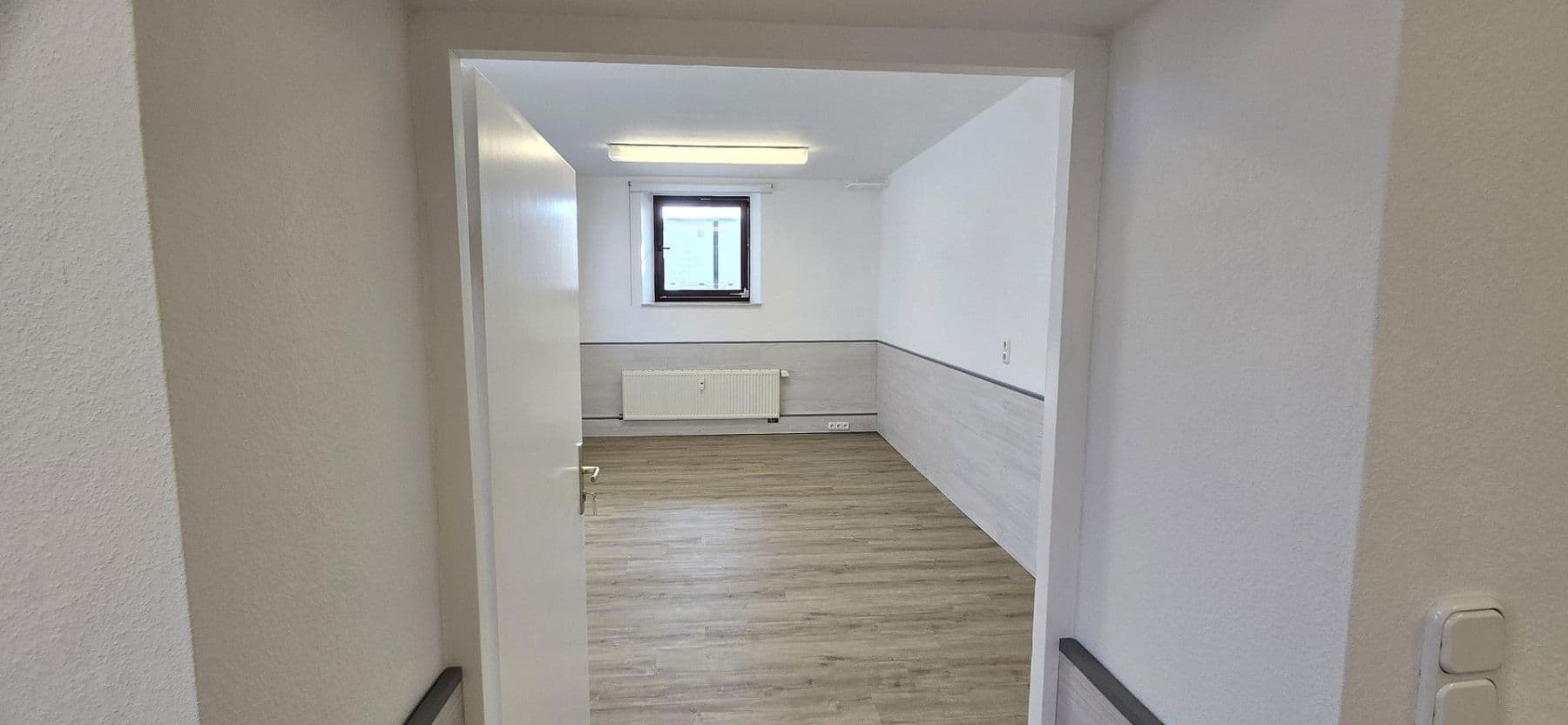 Pronájem kanceláře 38 m², Starnberg, Bavorsko Pronájem kanceláře 38 m², Starnberg, Bavorsko