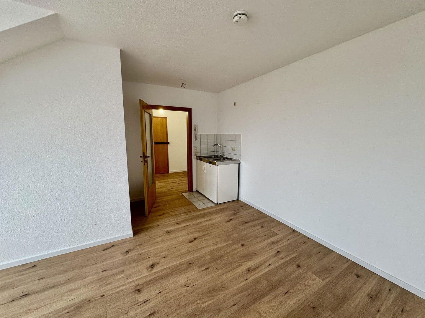 Pronájem bytu 1+1 30 m², Kassel, Hessen Pronájem bytu 1+1 30 m², Kassel, Hessen