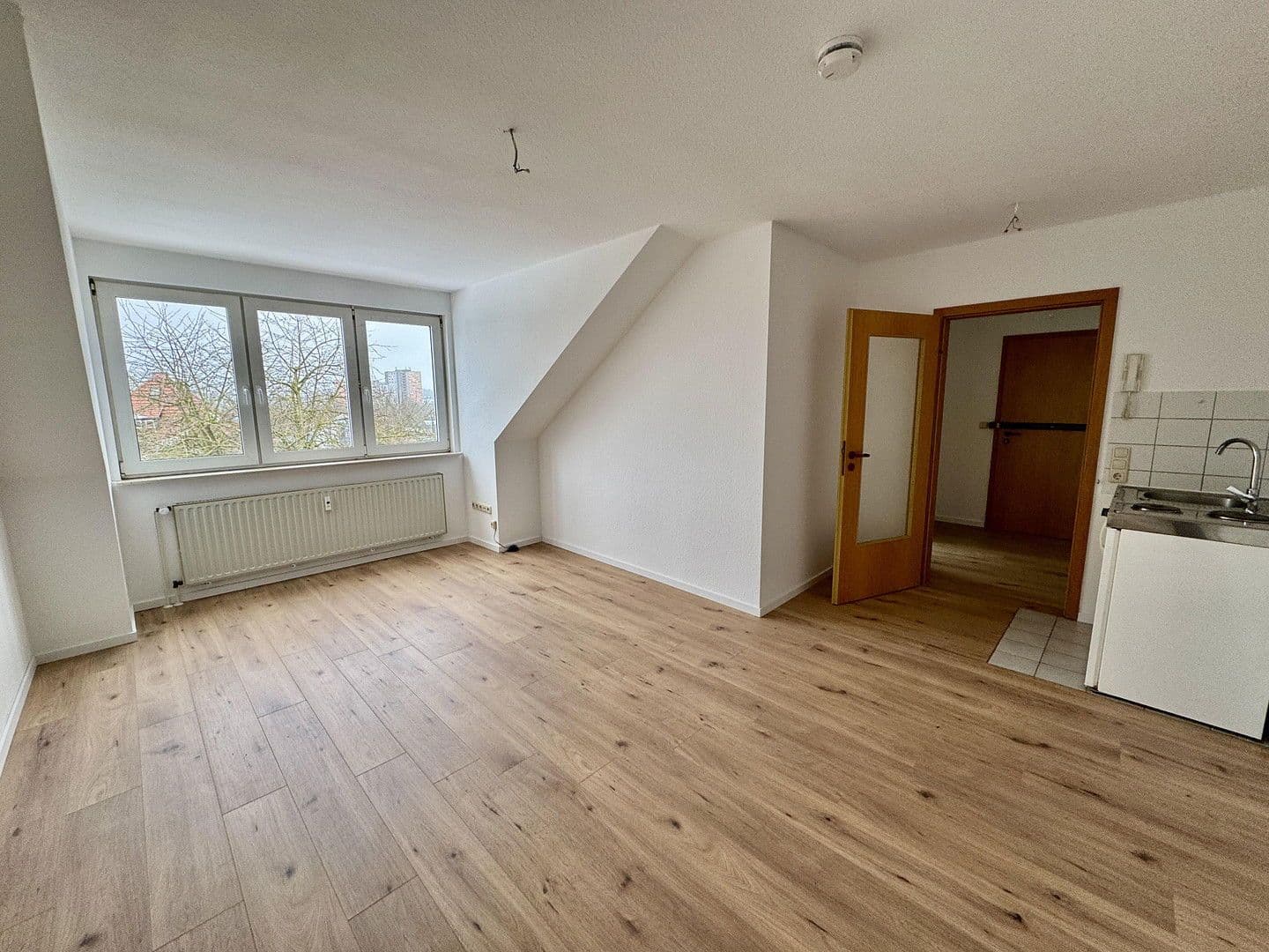 Pronájem bytu 1+1 30 m², Kassel, Hessen Pronájem bytu 1+1 30 m², Kassel, Hessen