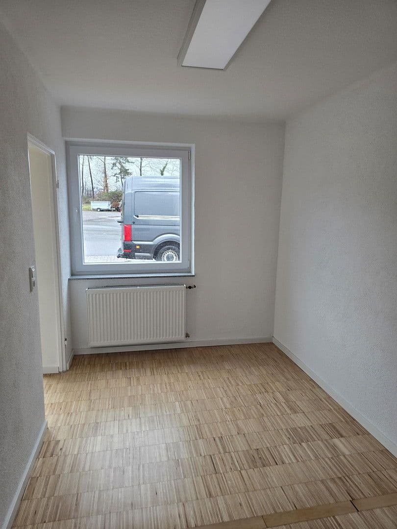 Pronájem kanceláře 49 m², Im Gewerbegebiet 11, Sankt Ingbert, Země Sársko Pronájem kanceláře 49 m², Im Gewerbegebiet 11, Sankt Ingbert, Země Sársko