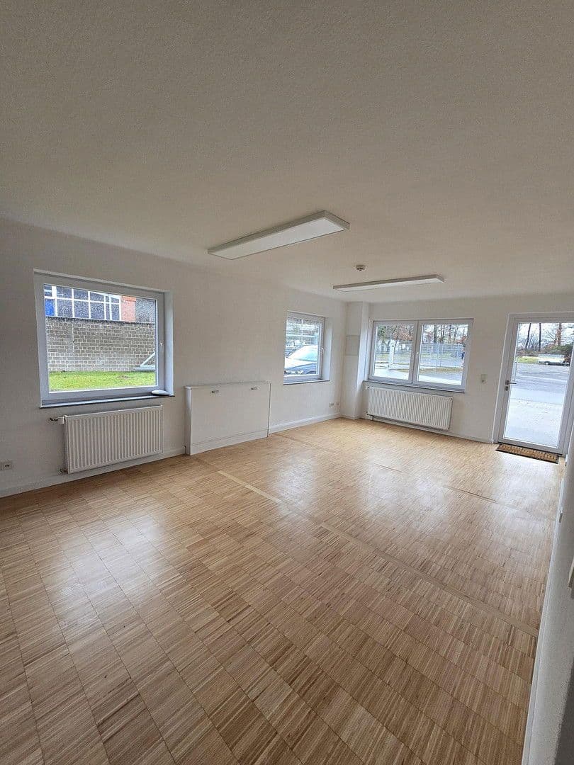 Pronájem kanceláře 49 m², Im Gewerbegebiet 11, Sankt Ingbert, Země Sársko Pronájem kanceláře 49 m², Im Gewerbegebiet 11, Sankt Ingbert, Země Sársko