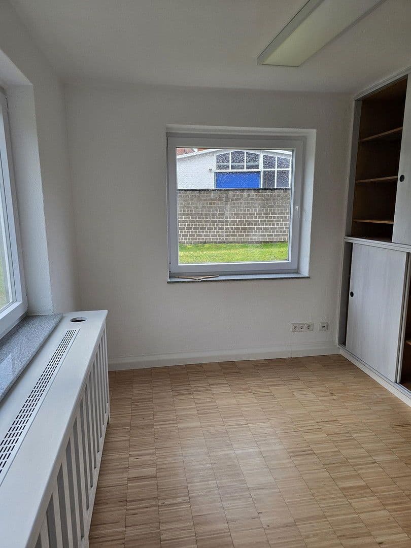 Pronájem kanceláře 49 m², Im Gewerbegebiet 11, Sankt Ingbert, Země Sársko Pronájem kanceláře 49 m², Im Gewerbegebiet 11, Sankt Ingbert, Země Sársko