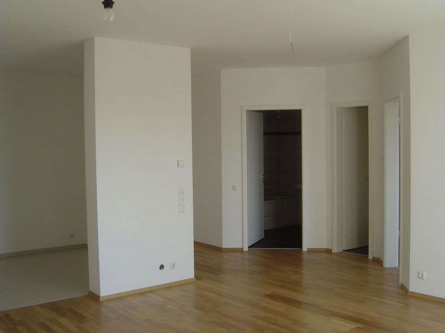 Pronájem bytu 2+1 65 m², Frankfurt am Main, Hessen Pronájem bytu 2+1 65 m², Frankfurt am Main, Hessen