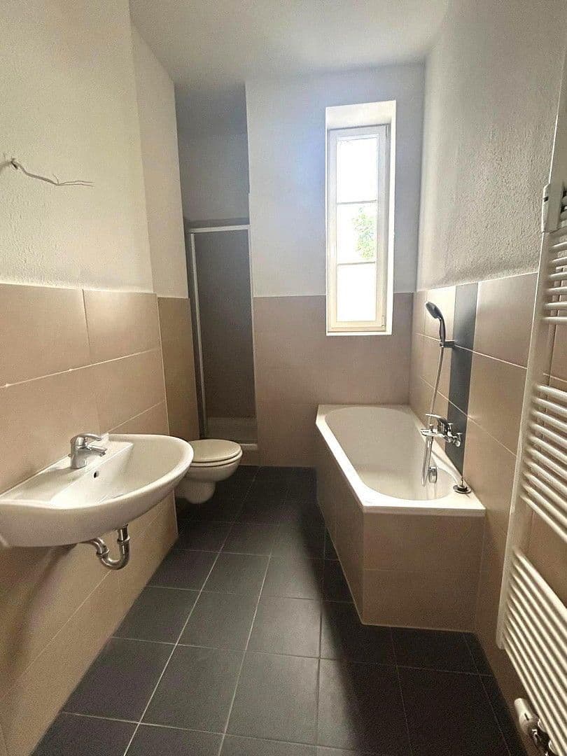 Pronájem bytu 4+1 102 m², Paracelsusstraße 2c, Halle (Saale), Sasko-Anhaltsko Pronájem bytu 4+1 102 m², Paracelsusstraße 2c, Halle (Saale), Sasko-Anhaltsko