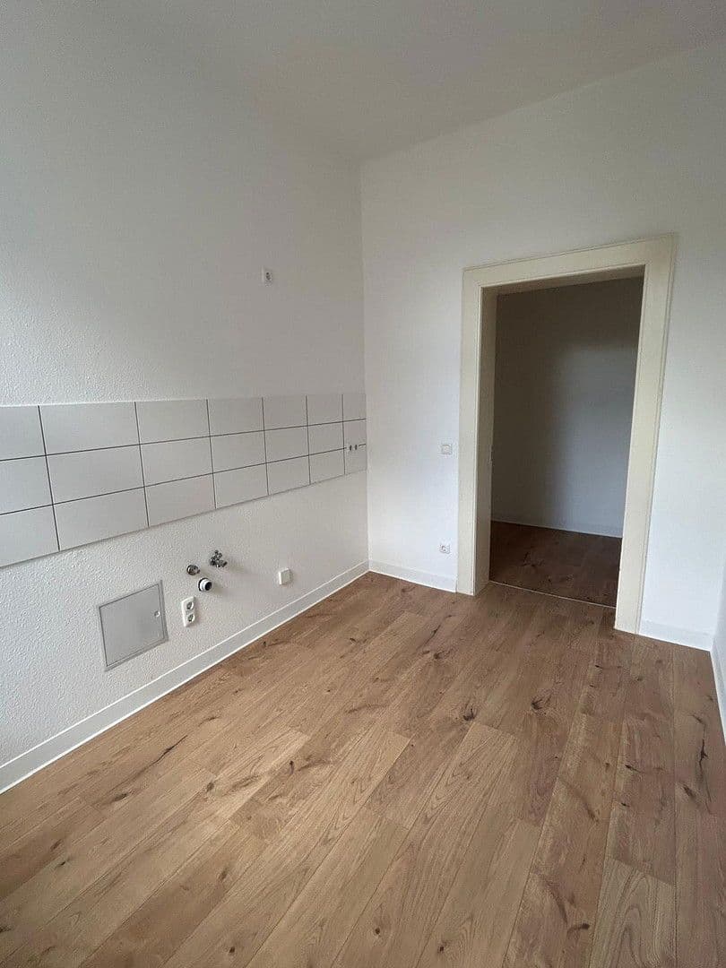 Pronájem bytu 4+1 102 m², Paracelsusstraße 2c, Halle (Saale), Sasko-Anhaltsko Pronájem bytu 4+1 102 m², Paracelsusstraße 2c, Halle (Saale), Sasko-Anhaltsko