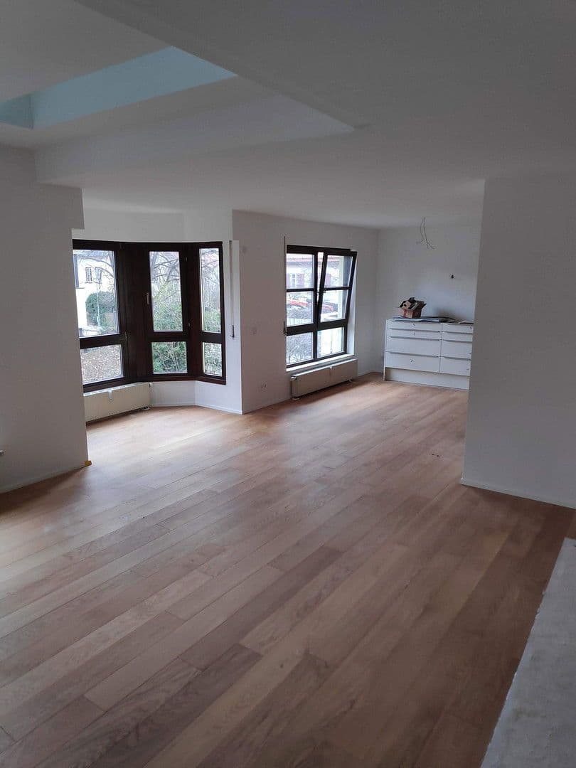 Pronájem bytu 3+1 102 m², München, Bavorsko Pronájem bytu 3+1 102 m², München, Bavorsko