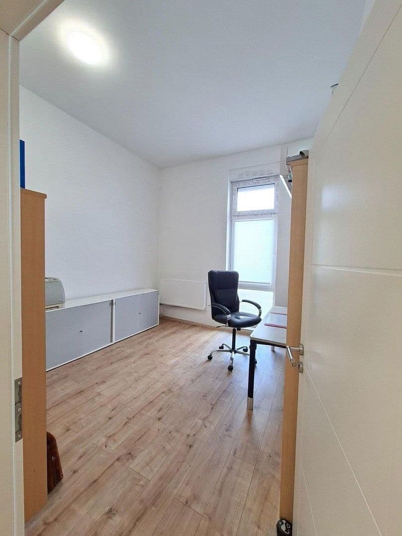 Prodej kanceláře 125 m², Berlin, Berlín Prodej kanceláře 125 m², Berlin, Berlín