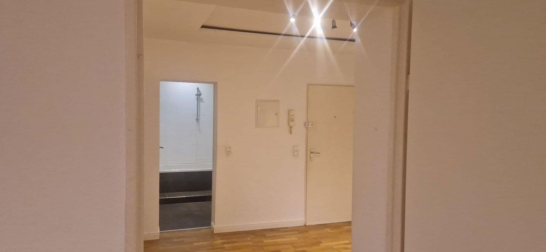 Pronájem bytu 3+1 69 m², Am Forsthaus Gravenbruch 53, Neu-Isenburg, Hessen Pronájem bytu 3+1 69 m², Am Forsthaus Gravenbruch 53, Neu-Isenburg, Hessen