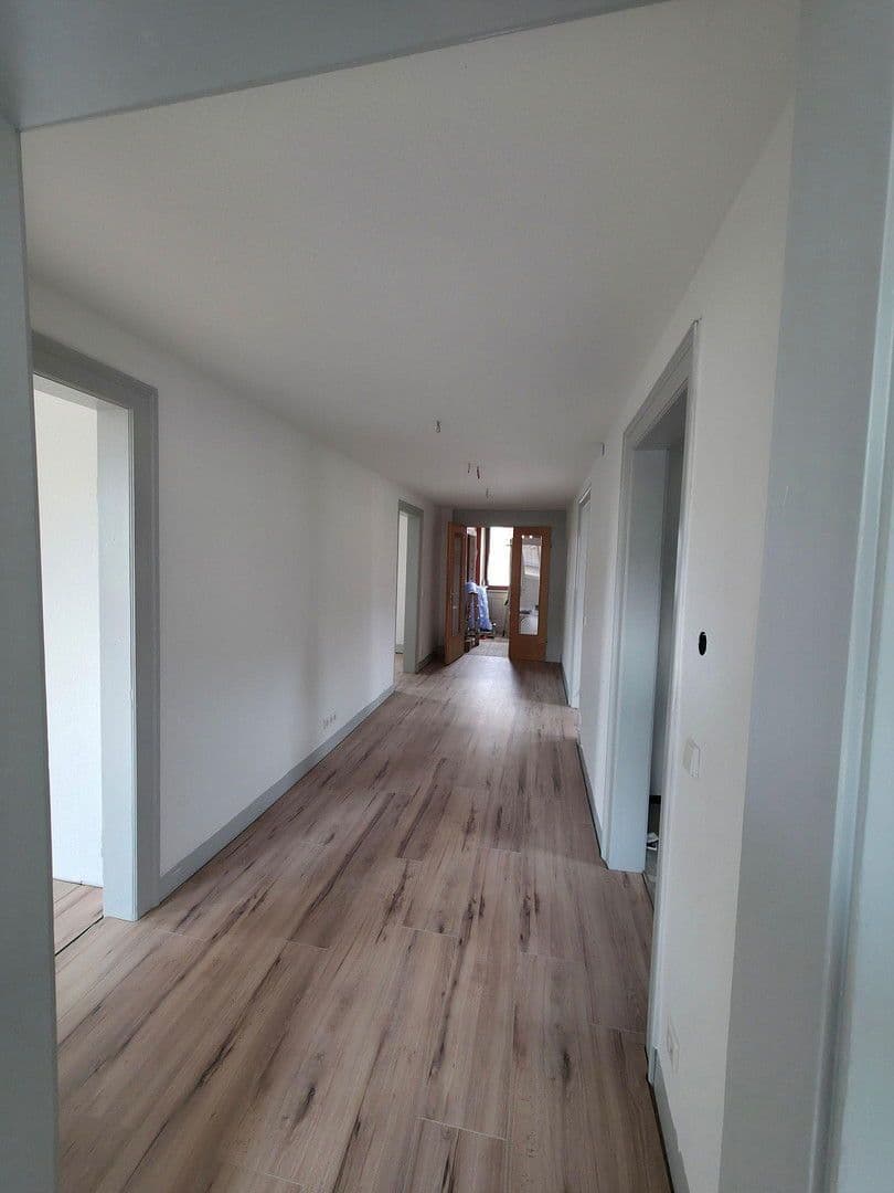 Pronájem bytu 5+1 105 m², Ellwangen (Jagst), Bádensko-Württembersko Pronájem bytu 5+1 105 m², Ellwangen (Jagst), Bádensko-Württembersko
